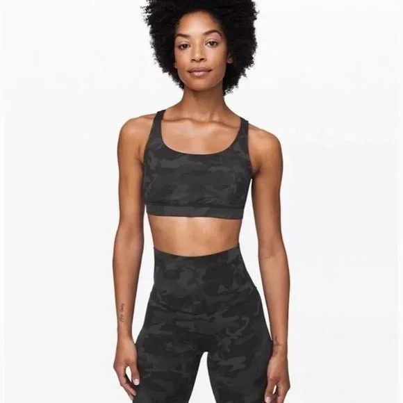 SOLD - LULULEMON Energy Strappy Sports Bra Incognito Black Camo ** Size 6 ** - Picture 1 of 5